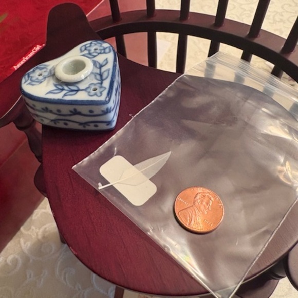 AG Felicity Merriman Windsor Writing Chair with inkwell and quill - Picture 3 of 3